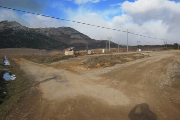 Vista del aparcamiento en el termino de Dehesa de Montejo